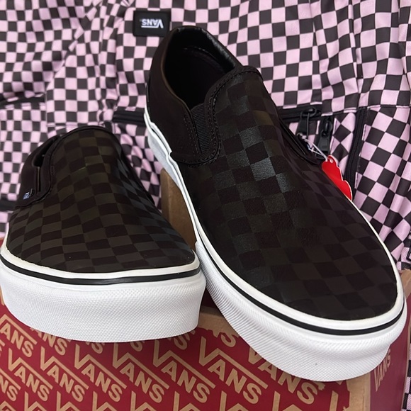 Vans Men’s Classic Slip-On (Checkerboard)Black/Black
VN000EYE276
Sneakers - Picture 7 of 15